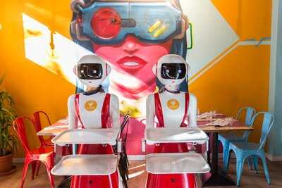 Crensa, Restaurante Robot