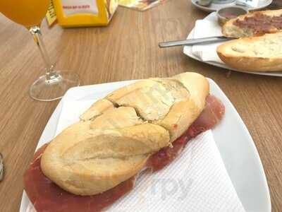 El Picoteo De Pintada