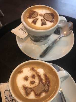 El Picoteo De Pintada