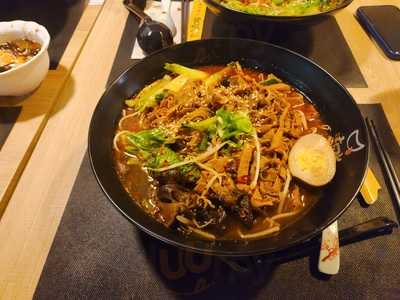 Restaurante Liukoushui Hotpot Fideo