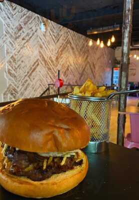 Lara Grill Montecarmelo