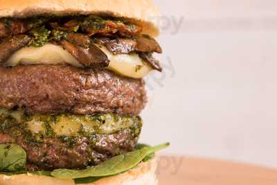 Lara Grill Montecarmelo