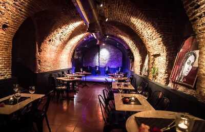 La Cueva De Lola Tablao Flamenco