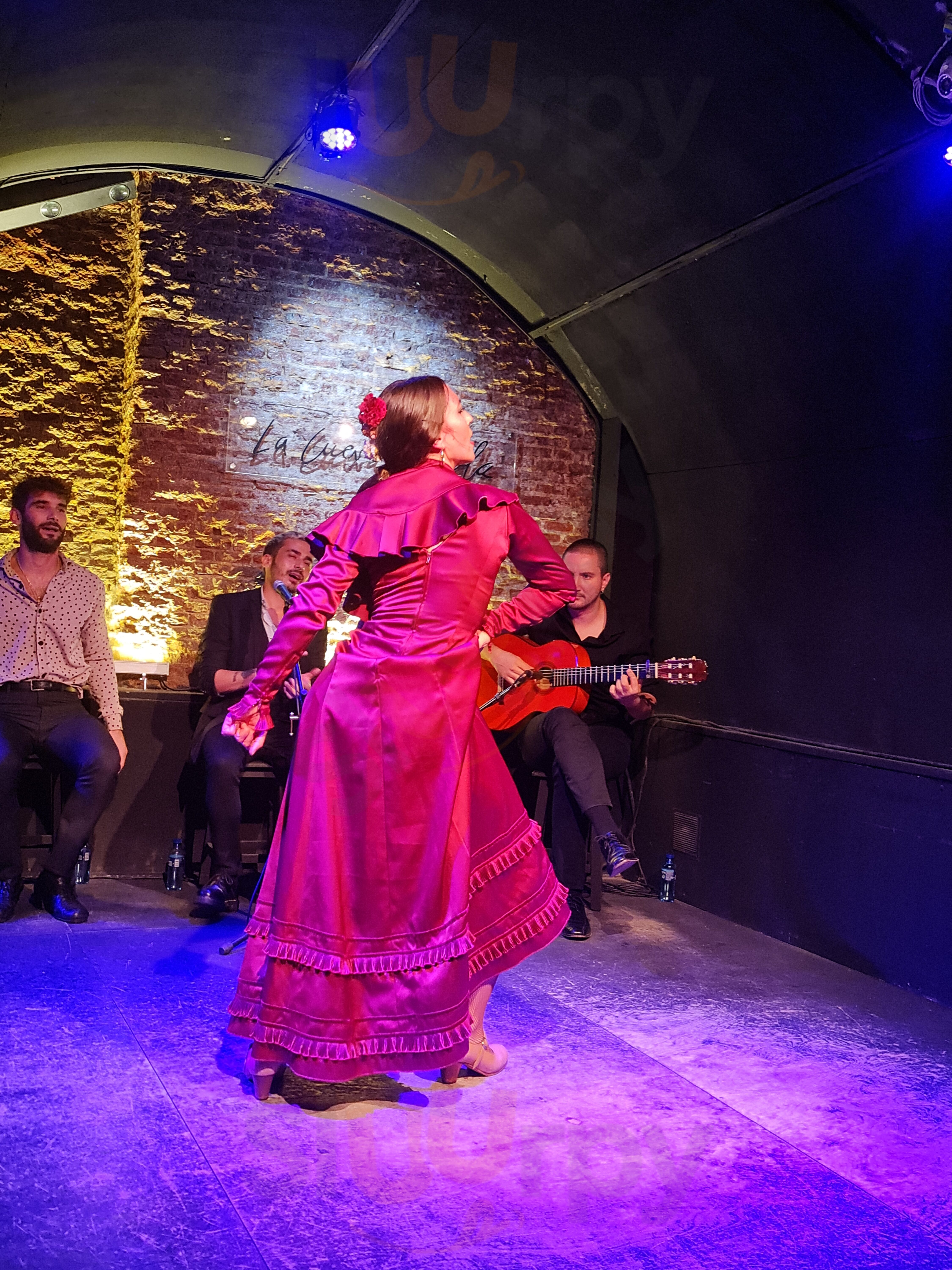 La Cueva De Lola Tablao Flamenco