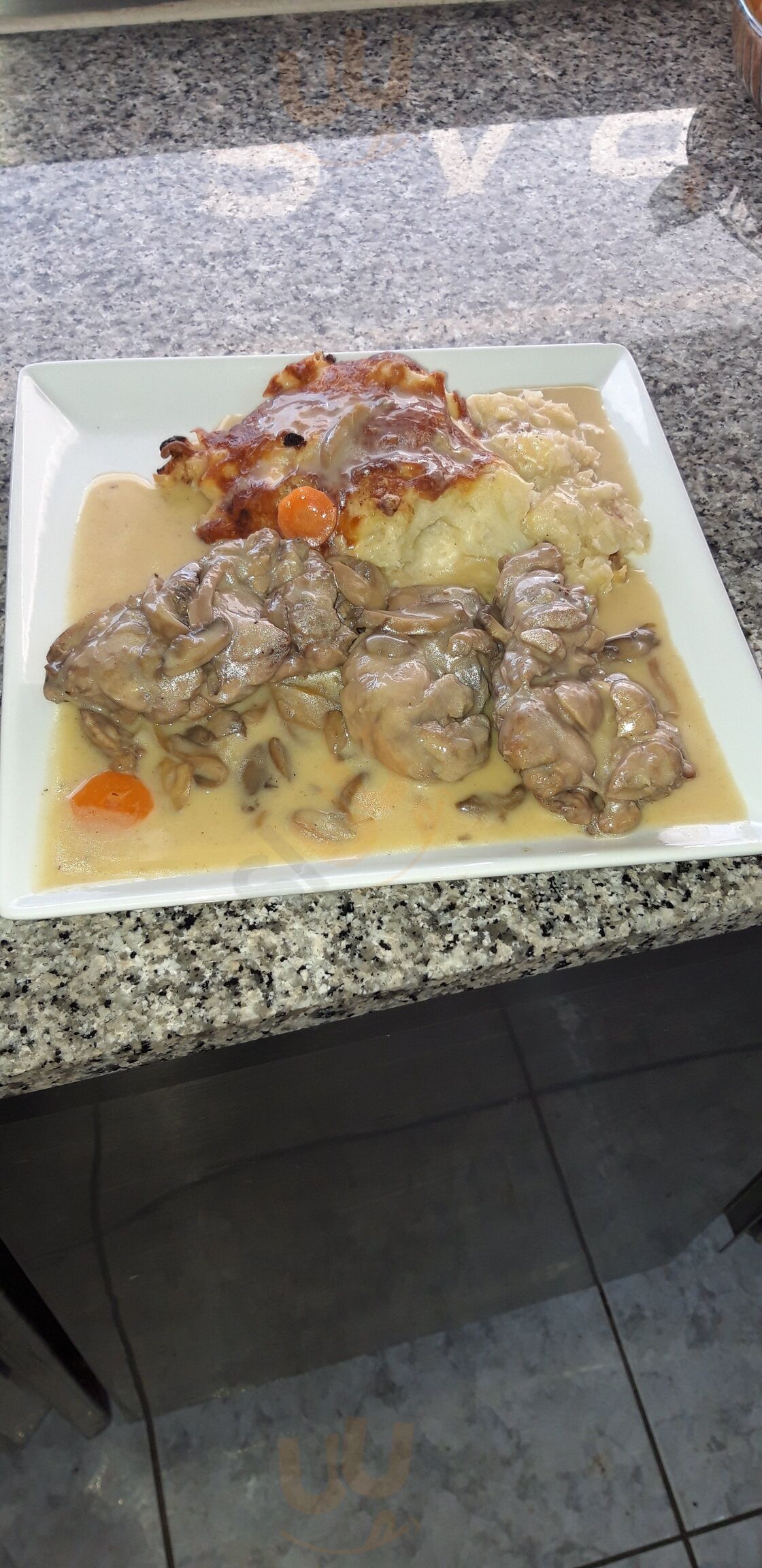 Sand & Xav Au Yany 's