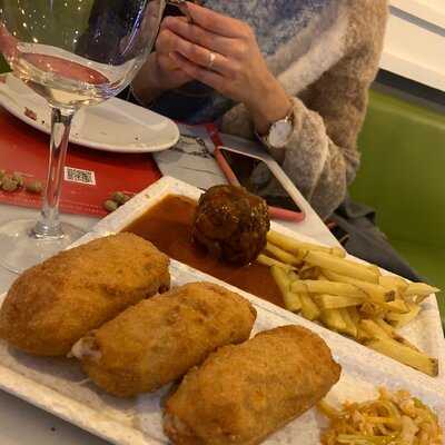 Los Manueles, Placeta Sillería