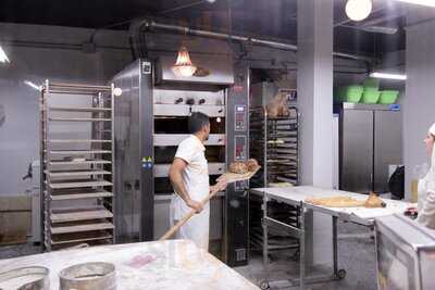 Panadería-cafetería Crustum Cerrajeria