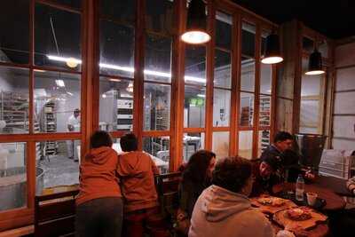 Panadería-cafetería Crustum Cerrajeria