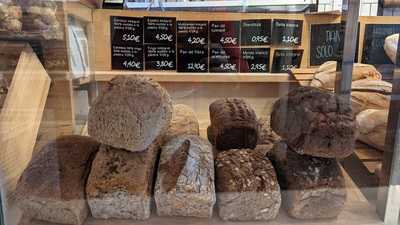 Panadería-cafetería Crustum Cerrajeria