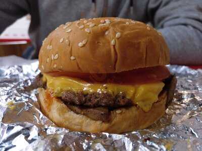 Five Guys Serrano
