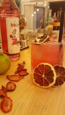 Sunset Square Cocktail Bar