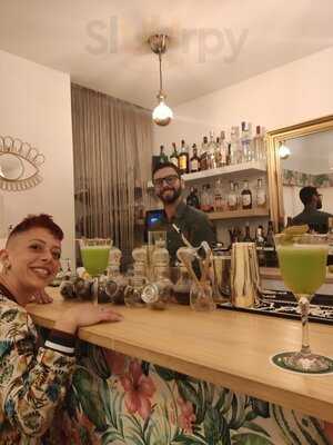 Sunset Square Cocktail Bar