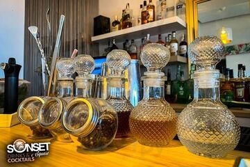 Sunset Square Cocktail Bar