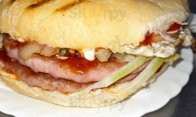 Bar-hambugueseria Come Y Calla