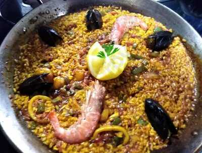 Bar Taperia Com A Casa