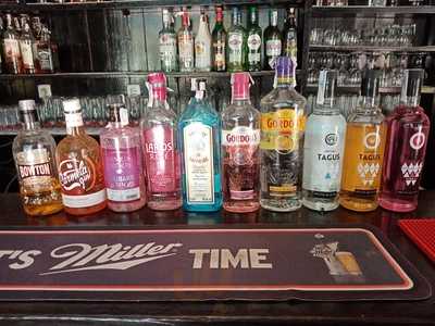 Legends Sports Bar & Veterans Lounge