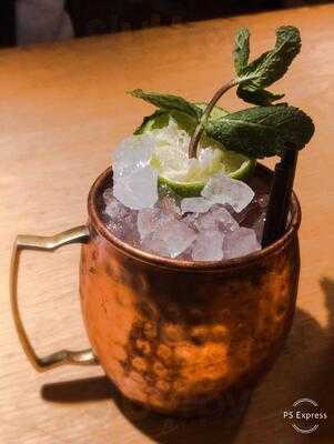 Cosmopolitan Marítimo Café