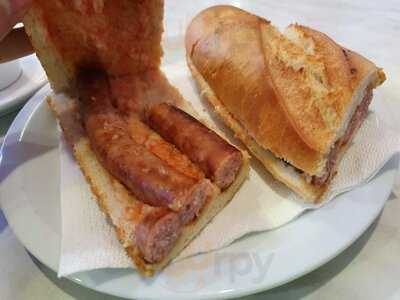 Bar Restaurant Clot De La Mel