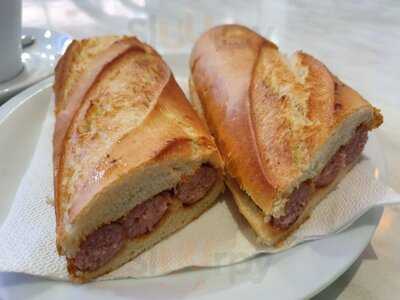 Bar Restaurant Clot De La Mel