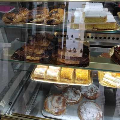 Confitería La Piedra Escrita