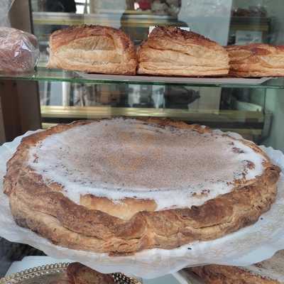 Confitería La Piedra Escrita