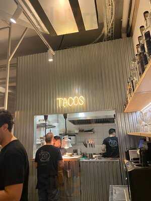 L'informal Tacos