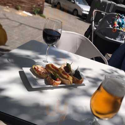 Cafeteria La Vecinita - Photo 8