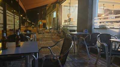 Panadería Cafetería Confitería Bernal