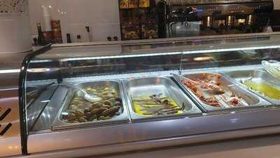 Panadería Cafetería Confitería Bernal