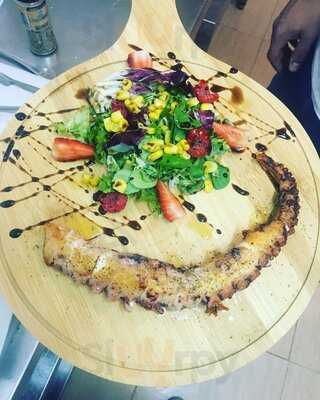 Cosa Nuestra, Gastrobar