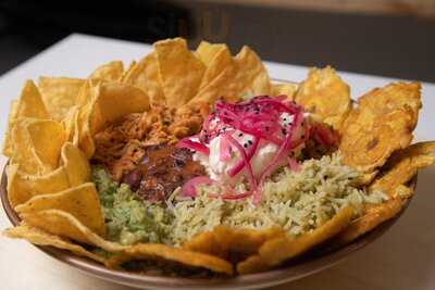 Pura Vida Green Bar & Market