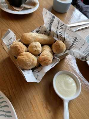 Pura Vida Green Bar & Market