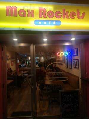 Max Rockets Café