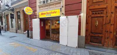 Max Rockets Café