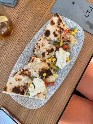 Lateral Cesar Augusto