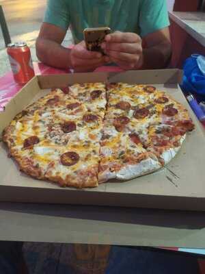 Bodega Pizzeria La Bella