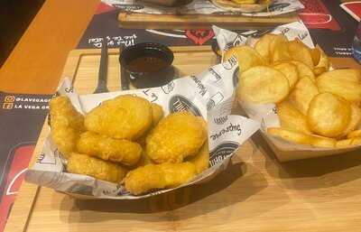 La Vega Grill - Photo 8