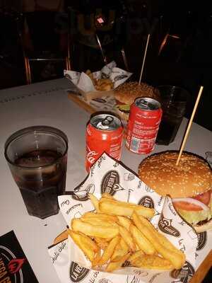 La Vega Grill - Photo 7