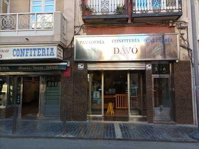Panaderia-confiteria Ramon García Davos.