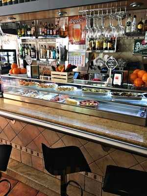 Sacher Bar & Cafeteria