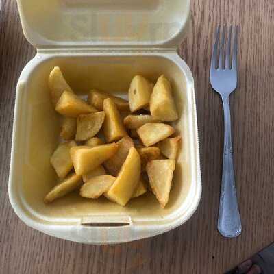 Puzzles Bar & Restaurant