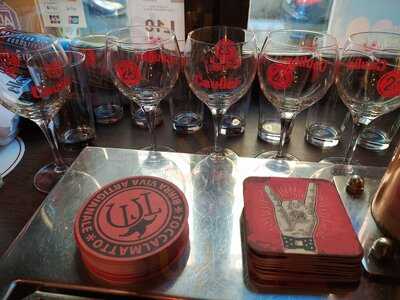 El Mono Bikers & Beer Bar