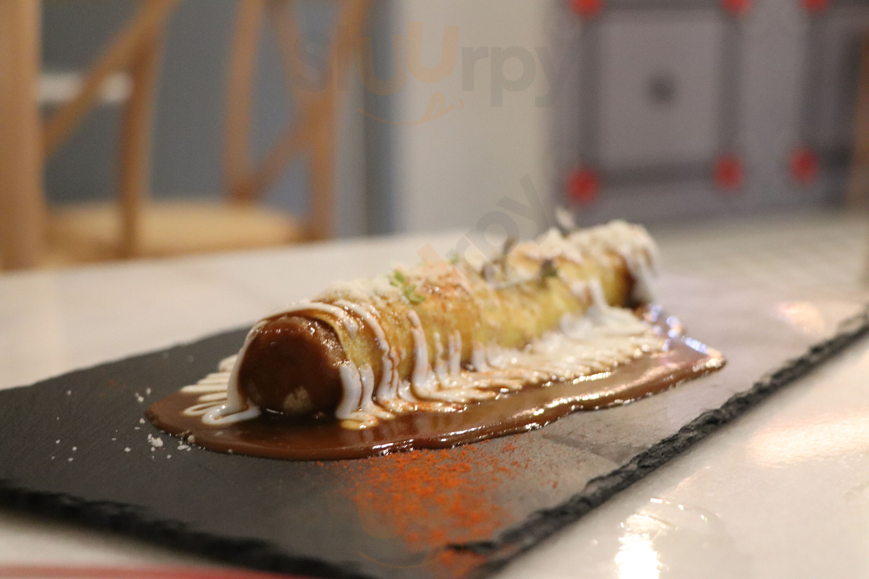 La Ferretería Casa De Comidas/ultramarinos