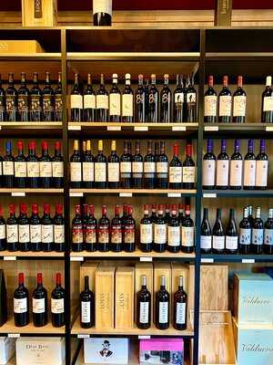 Osiris Wine Boutique - Photo 7