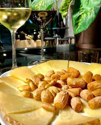 Osiris Wine Boutique