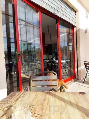 Es Mediterrani Café Restaurant