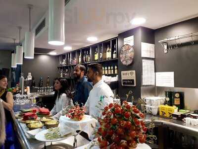 Bistro Restaurant Menjar á Trois