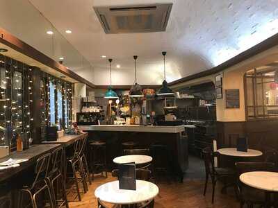 La Frontera De Gràcia