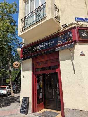Mazál Bagels & Café