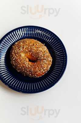 Mazál Bagels & Café